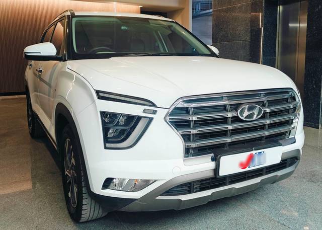 https://images10.gaadi.com/usedcar_image/4518398/original/processed_28b9fcab1c49bcfe39226495c3dbc6b7.jpg?imwidth=6400