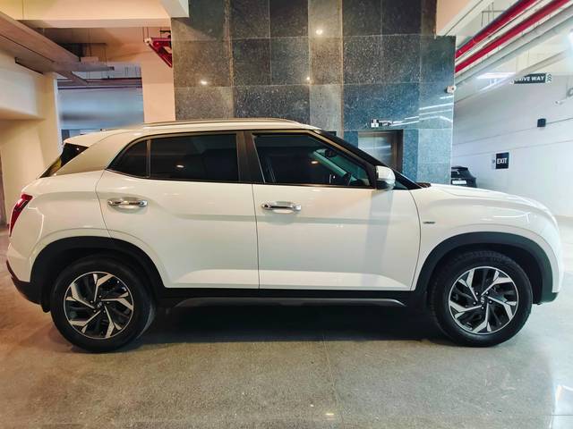 https://images10.gaadi.com/usedcar_image/4518398/original/processed_f78ad9ecf95eb30a5b08b0b8a61803fb.jpg?imwidth=6401