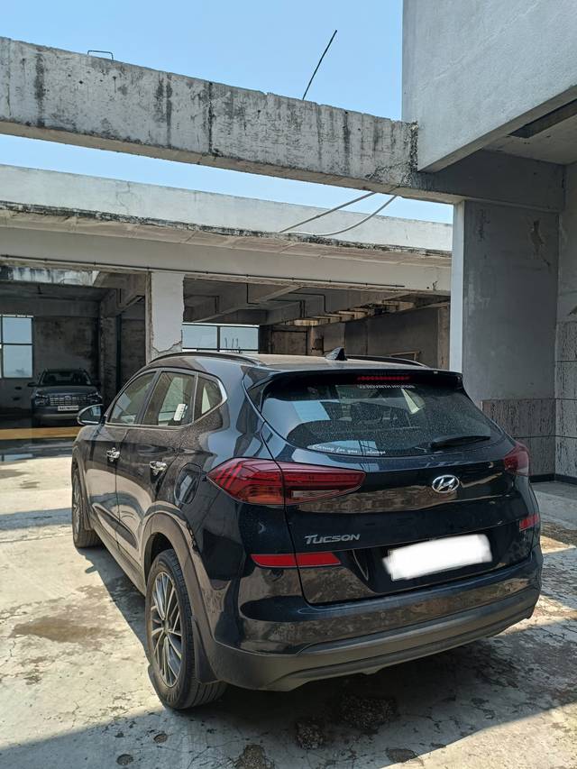 https://images10.gaadi.com/usedcar_image/4518406/original/072aabb1707ecdc288d1b1b469480f55.jpg?imwidth=6402