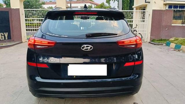https://images10.gaadi.com/usedcar_image/4518406/original/processed_f1ebea3ec65c241519ebe2b3089d4bcc.jpg?imwidth=6402