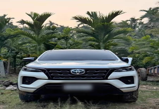 https://images10.gaadi.com/usedcar_image/4518409/original/93970914-f74e-4089-b8e7-f835eebd52a8.?imwidth=6400
