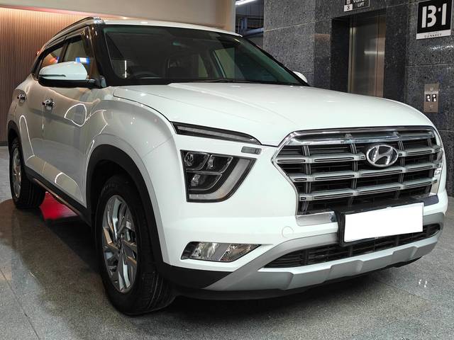 https://images10.gaadi.com/usedcar_image/4518414/original/processed_c0cad392126fa01b282f6b72f738f990.jpg?imwidth=6400