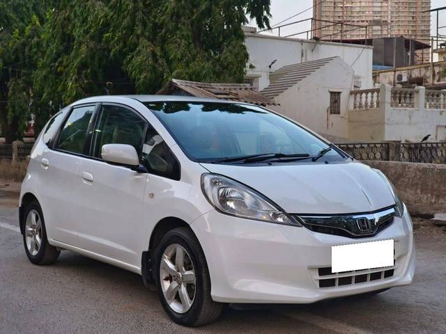 https://images10.gaadi.com/usedcar_image/4518418/original/processed_de66a0dbe51bc97b400c7074961f8af2.jpg?imwidth=6400