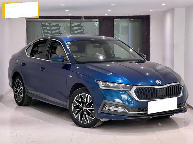 https://images10.gaadi.com/usedcar_image/4518419/original/processed_e77cf4ef7df7113535f323e5a76e8aeb.jpeg?imwidth=6401