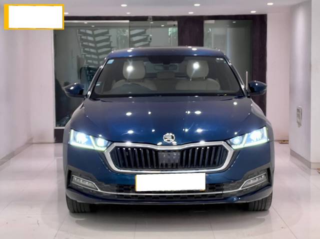https://images10.gaadi.com/usedcar_image/4518419/original/processed_f8eb9cfc90be344b17cf43a81edca6e3.jpeg?imwidth=6400