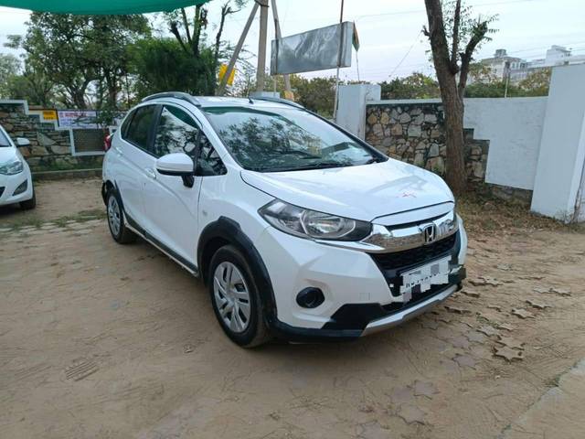 https://images10.gaadi.com/usedcar_image/4518420/original/processed_84648bd5ff5e4caf1ba073bfcd3783ce.jpg?imwidth=6400