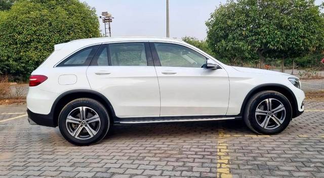 https://images10.gaadi.com/usedcar_image/4518424/original/3d732c43d3f3f191c71a70971cd6cdb4.jpg?imwidth=6401