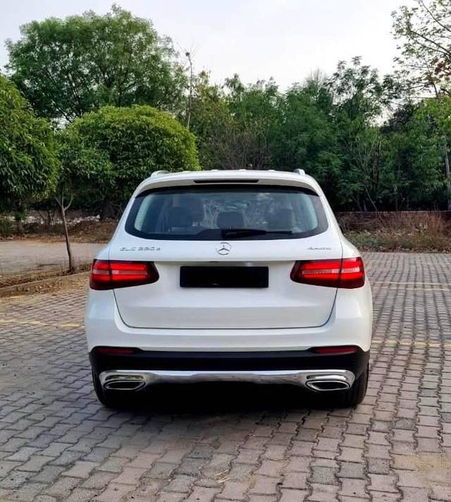 https://images10.gaadi.com/usedcar_image/4518424/original/processed_dac91dae7a29945125b6803e15314aaa.jpg?imwidth=6402