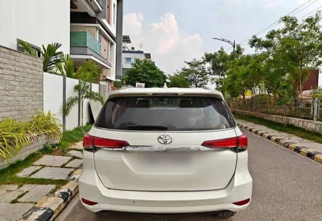 https://images10.gaadi.com/usedcar_image/4518425/original/44413e62-61dd-4b13-af38-e42304721145.?imwidth=6402
