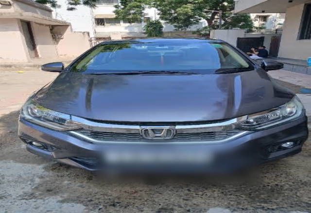 https://images10.gaadi.com/usedcar_image/4518427/original/00685fd0-4d70-4dce-ac05-be47c2740986.?imwidth=6400