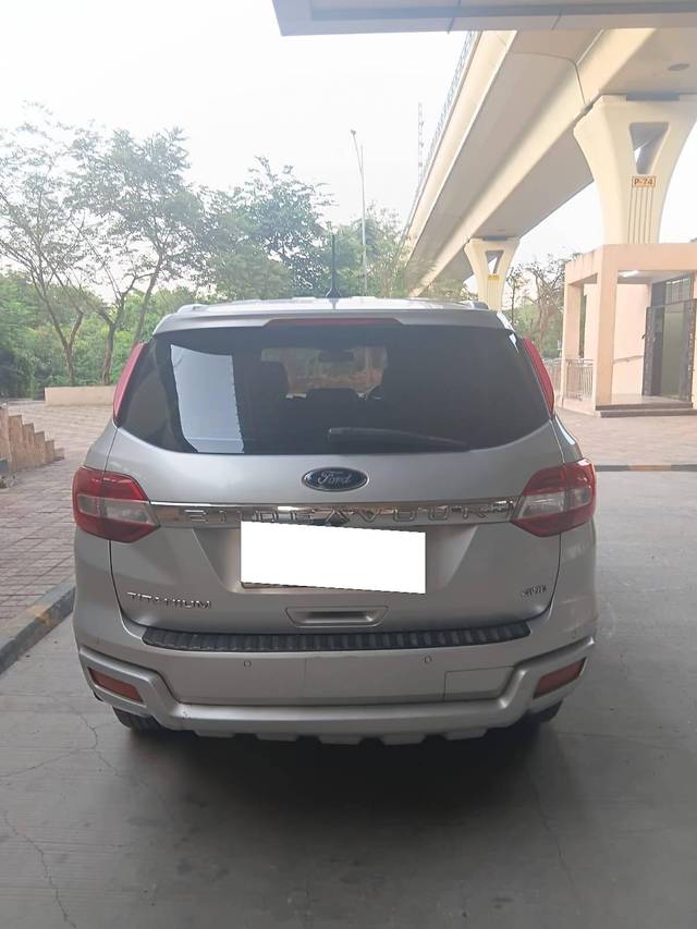 https://images10.gaadi.com/usedcar_image/4518430/original/processed_f1a9164ef1df468ae67f542cadb62253.jpg?imwidth=6401