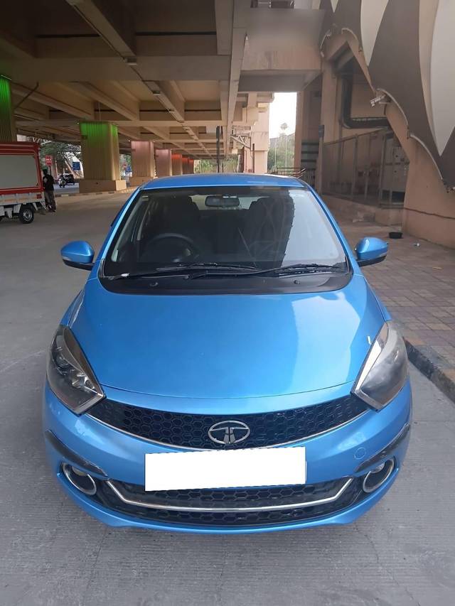 https://images10.gaadi.com/usedcar_image/4518438/original/processed_4c1e94f1c6791148789fe05bf2ef5464.jpg?imwidth=6401