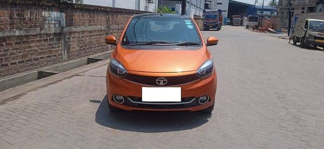https://images10.gaadi.com/usedcar_image/4518441/original/processed_8a8fd27aacf8e1182eb81e1561fb0b01.jpeg?imwidth=6400