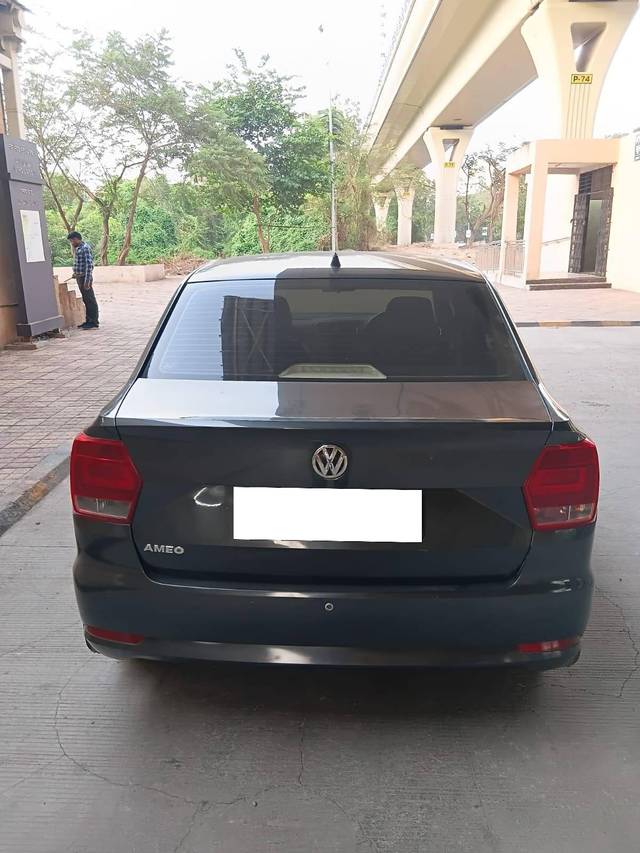 https://images10.gaadi.com/usedcar_image/4518444/original/processed_3afea428fd9dbfb68a8edd9ee98275e8.jpg?imwidth=6402
