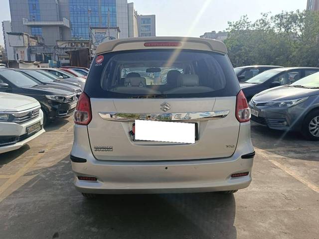 https://images10.gaadi.com/usedcar_image/4518447/original/processed_6ece1669fe0d0790f41fd1edcc38cf47.jpg?imwidth=6402