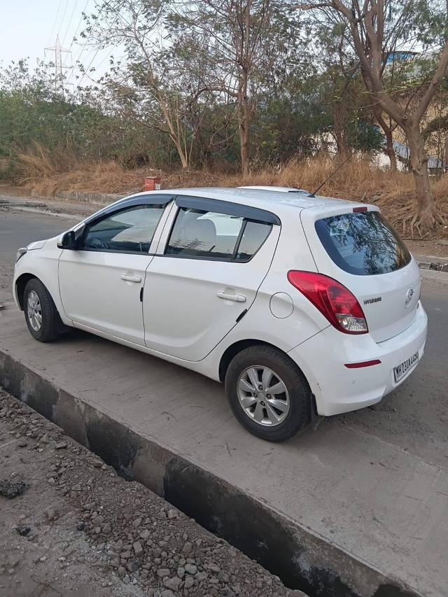 https://images10.gaadi.com/usedcar_image/4518507/original/processed_4c815566fc8fb0bac9ea0c466c52ff5c.jpg?imwidth=6402