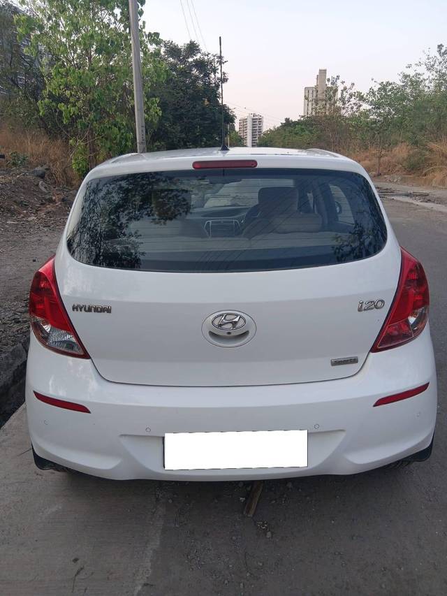 https://images10.gaadi.com/usedcar_image/4518507/original/processed_f7cfb5dcfaaad9f681ca1ad3d2b56296.jpg?imwidth=6401
