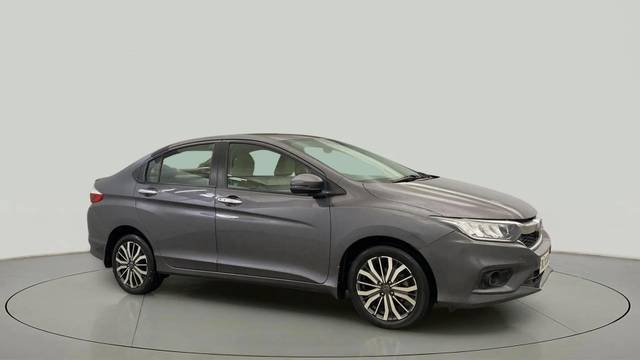 https://images10.gaadi.com/usedcar_image/4518510/original/bd18a2936213de1a6a91b8f720115b44.jpg?imwidth=6400
