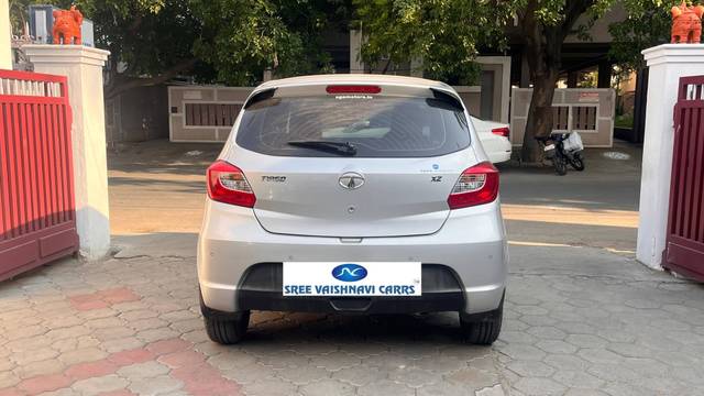 https://images10.gaadi.com/usedcar_image/4518522/original/processed_f5b5572ed36117b647b852cfcab86095.jpg?imwidth=6401