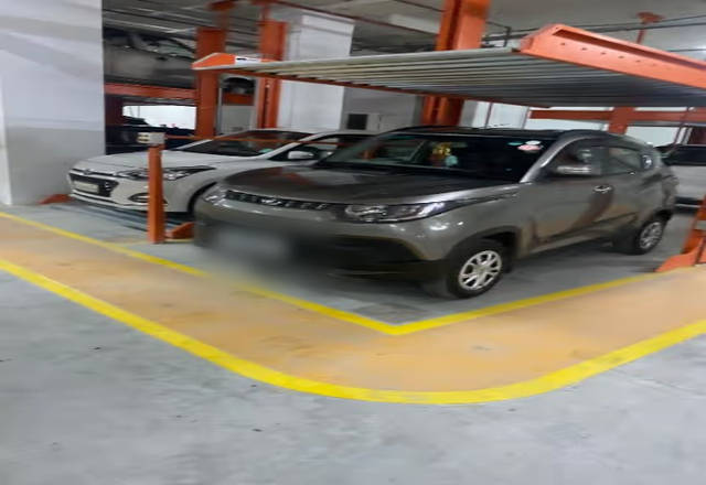 https://images10.gaadi.com/usedcar_image/4518523/original/069568f3-73a3-4a93-a64a-827fab111908.?imwidth=6400