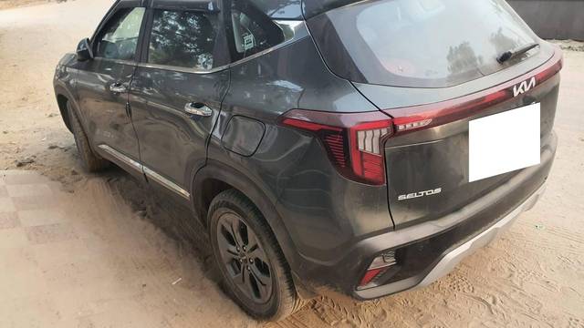 https://images10.gaadi.com/usedcar_image/4518528/original/processed_e76d00a26498160fff0c8535180b80b8.jpg?imwidth=6402