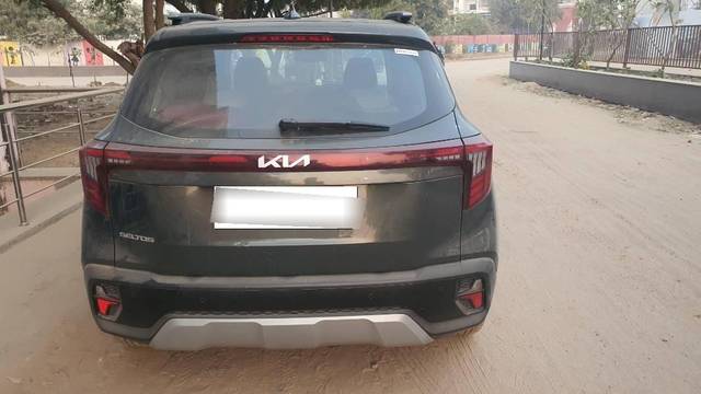 https://images10.gaadi.com/usedcar_image/4518528/original/processed_processed_db72f25b-4a34-4e63-927e-09db89262701.jpg?imwidth=6401