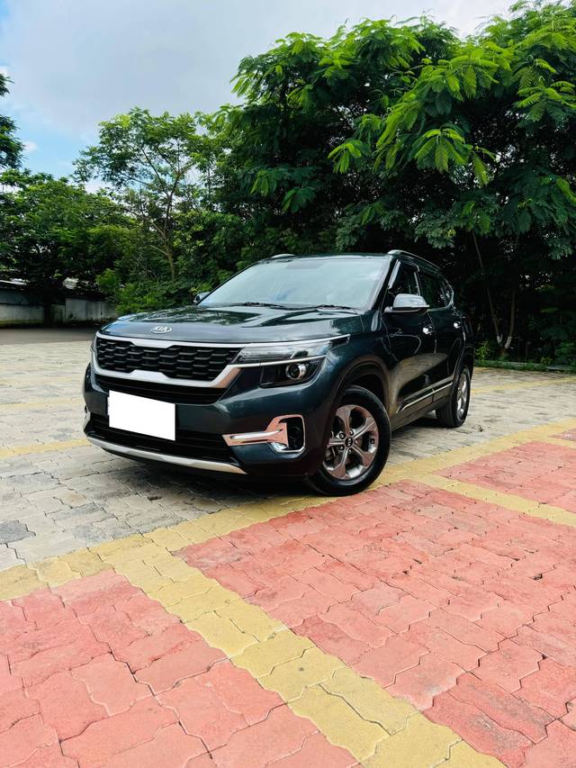 https://images10.gaadi.com/usedcar_image/4518538/original/processed_23f4222644553a84f44947f989d6ec1b.jpg?imwidth=6400