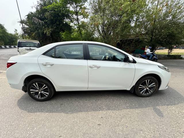 https://images10.gaadi.com/usedcar_image/4518546/original/processed_c411697d-7cca-4ab9-be12-e26738fffda0.jpg?imwidth=6401