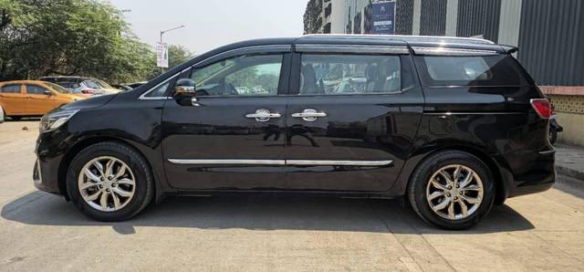 https://images10.gaadi.com/usedcar_image/4518551/original/processed_7c3b583f724eec6b1bad242ba3e8a200.jpg?imwidth=6402