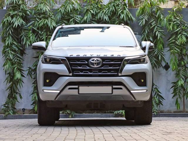 https://images10.gaadi.com/usedcar_image/4518565/original/processed_aea6049cf9102dad6cc455b151c2eeb5.jpg?imwidth=6400