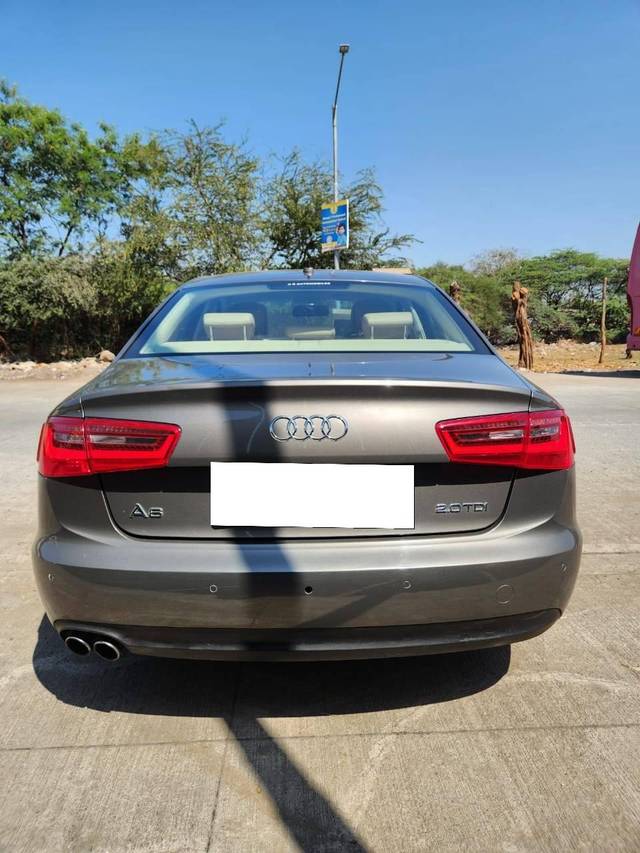 https://images10.gaadi.com/usedcar_image/4518569/original/processed_84722c22f409ae0f887ff7d3364814d9.jpg?imwidth=6402