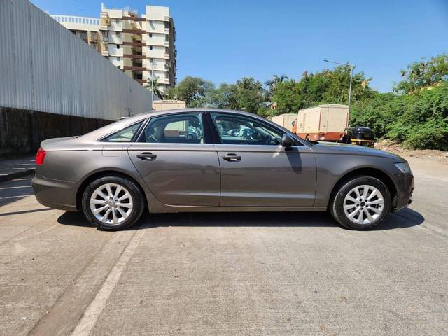 https://images10.gaadi.com/usedcar_image/4518569/original/processed_be46c92324ab94a2025ad4240cec9a68.jpg?imwidth=6401