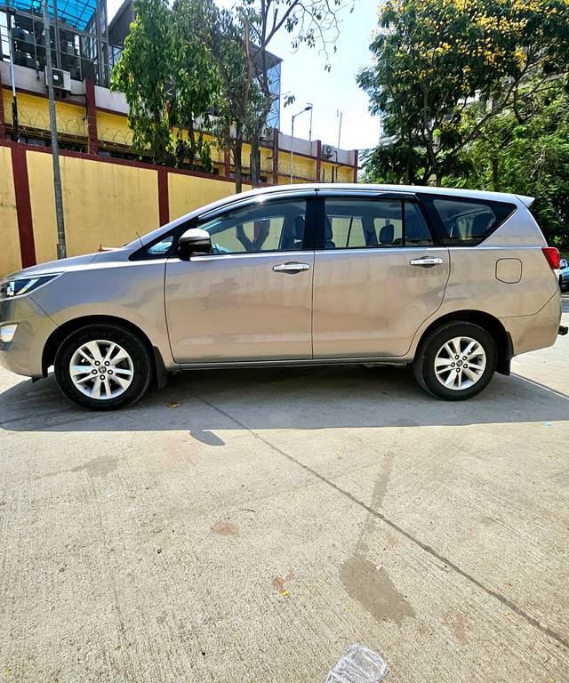 https://images10.gaadi.com/usedcar_image/4518573/original/687dcf326f3397c7e27cacd045829172.jpg?imwidth=6402