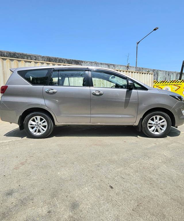 https://images10.gaadi.com/usedcar_image/4518573/original/75d9c6b9f500fd1c7a94438f4c651b48.jpg?imwidth=6401