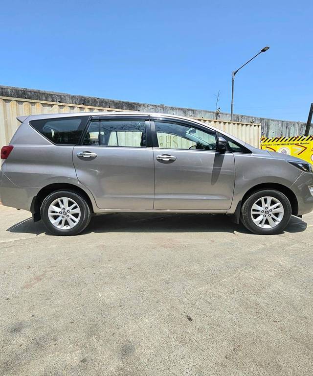 https://images10.gaadi.com/usedcar_image/4518573/original/processed_75d9c6b9f500fd1c7a94438f4c651b48.jpg?imwidth=6401
