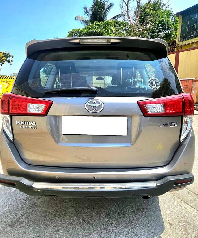 https://images10.gaadi.com/usedcar_image/4518573/original/processed_e9be8cec040b95dfad0541dfc1ae296e.jpg?imwidth=6402