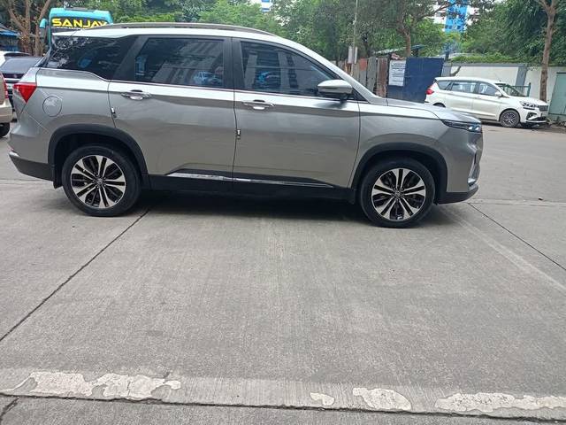 https://images10.gaadi.com/usedcar_image/4518588/original/processed_39f0c6e53a652c12fb5643a85ff921d7.jpg?imwidth=6401