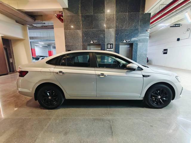https://images10.gaadi.com/usedcar_image/4518713/original/processed_7996ea38a031276c8323b2f8786140bc.jpg?imwidth=6401