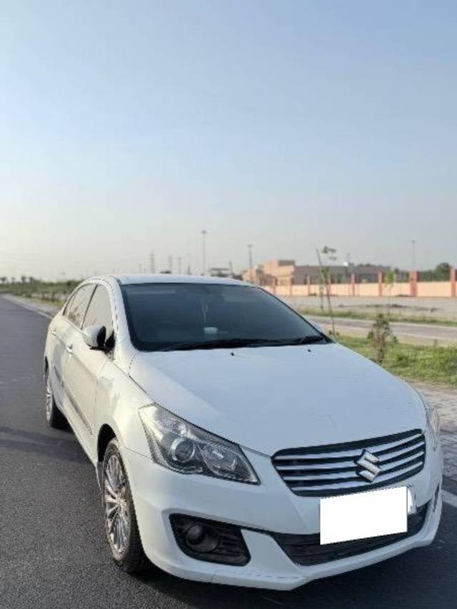 https://images10.gaadi.com/usedcar_image/4518719/original/processed_dd7f8c45-b276-4452-a976-0ac7b2c47240.jpeg?imwidth=6402