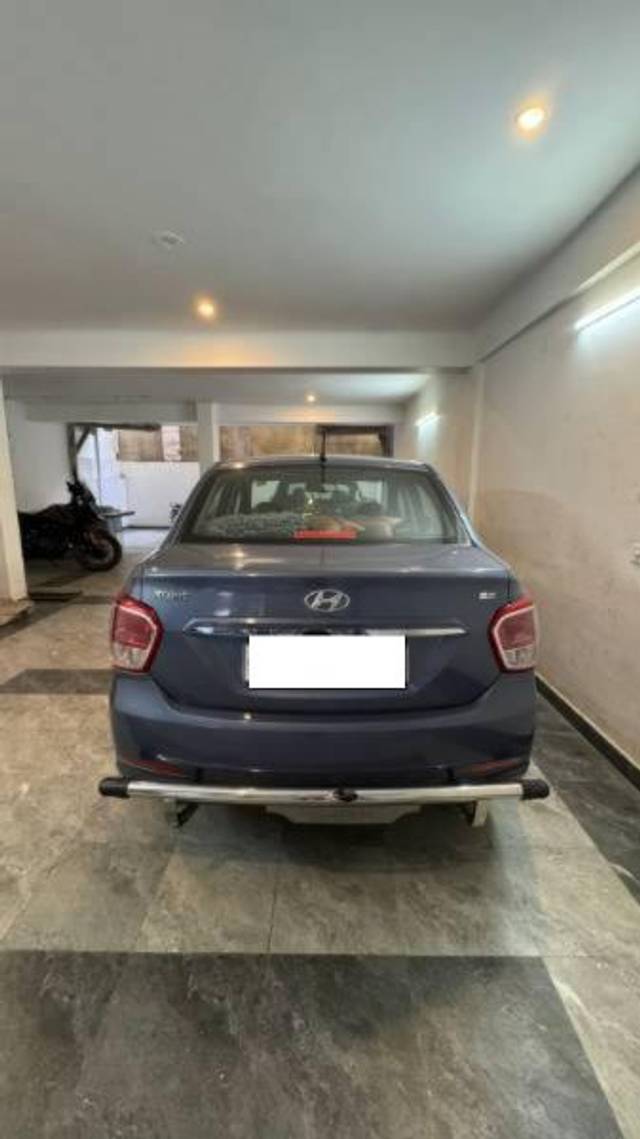 https://images10.gaadi.com/usedcar_image/4518722/original/processed_29eee7c1-d28c-4c32-8a07-60842591ae37.jpeg?imwidth=6401