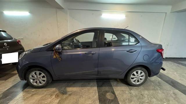 https://images10.gaadi.com/usedcar_image/4518722/original/processed_c655a82f-318c-46fb-9df7-a3fc8a29233e.jpeg?imwidth=6402