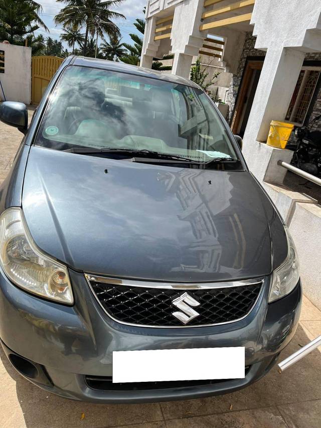 https://images10.gaadi.com/usedcar_image/4518736/original/processed_e415bedb-bb30-4d71-968a-04f2b6057d42.jpg?imwidth=6401