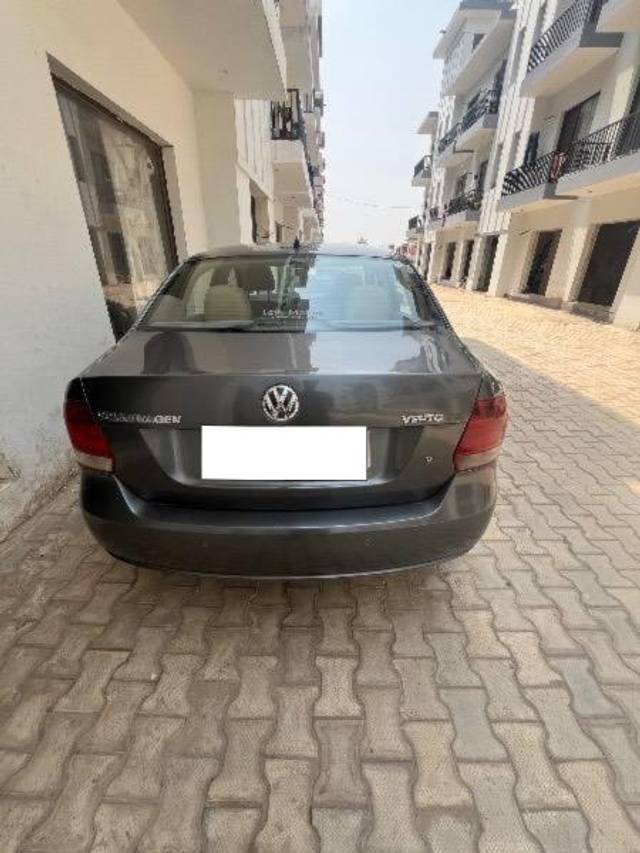 https://images10.gaadi.com/usedcar_image/4518781/original/processed_5d943a32-58eb-46b3-bd53-9c194f1766e0.jpeg?imwidth=6402