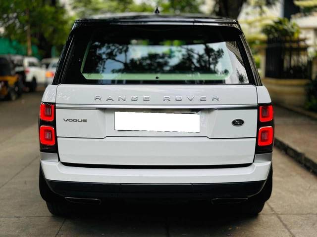 https://images10.gaadi.com/usedcar_image/4518789/original/processed_7c52d0d8740057818eed4c100fe76ec9.jpeg?imwidth=6402
