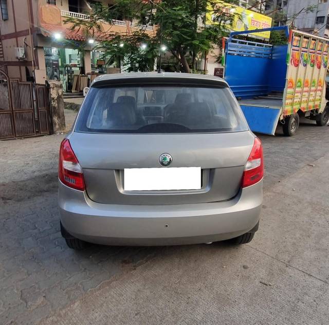 https://images10.gaadi.com/usedcar_image/4518795/original/processed_0e71e534aa5b6e0b850c49d6a69e1ba0.jpg?imwidth=6402