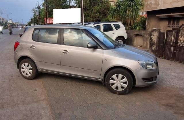 https://images10.gaadi.com/usedcar_image/4518795/original/processed_98fa6eb8af6916fcce9402e32e1aa0c8.jpg?imwidth=6400