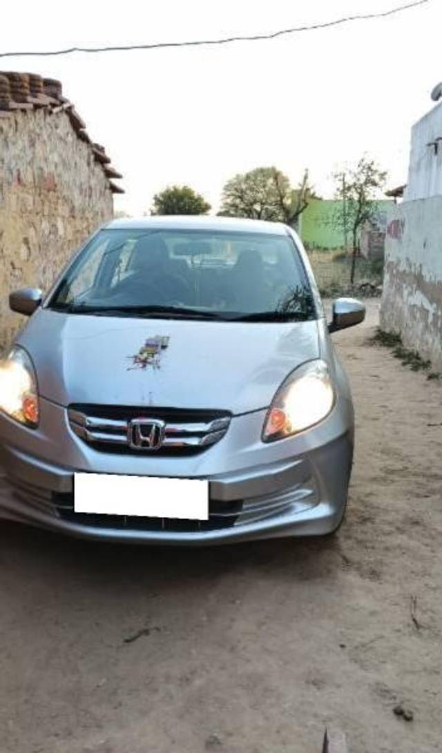 https://images10.gaadi.com/usedcar_image/4518846/original/processed_f4b37d10-1790-471f-b6e3-ccded7affa74.jpg?imwidth=6400