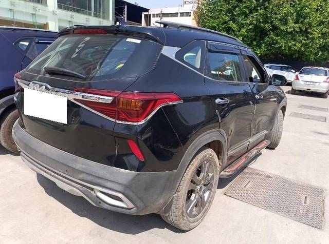 https://images10.gaadi.com/usedcar_image/4518868/original/processed_5ea2218e-93fa-4ce1-a362-6e6475e814de.jpeg?imwidth=6400