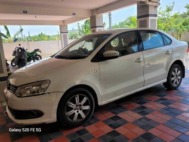https://images10.gaadi.com/usedcar_image/4518908/original/processed_a98962ae-36dc-4f25-b4b1-00417122d86b.jpg?imwidth=6400
