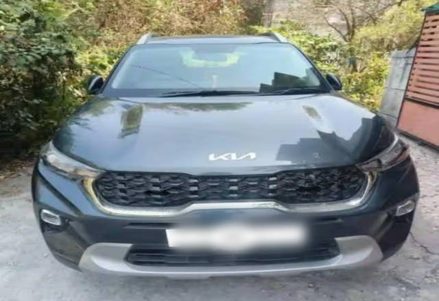 https://images10.gaadi.com/usedcar_image/4518934/original/52520889-314b-40e7-a8c4-7e4d85012b6d.?imwidth=6400